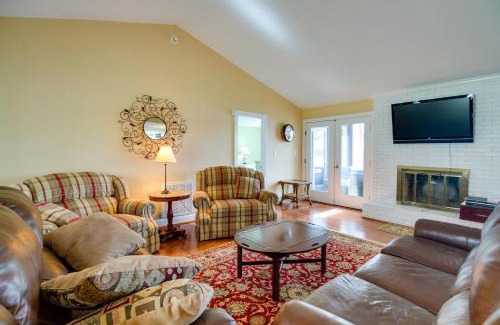 High Point House | Smith Mountain Lake Getaway with Private Dock!