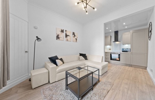 Gorgie Apartment | Smithfield 1 Bedroom Apartment with Sofa Bed - Edinburgh