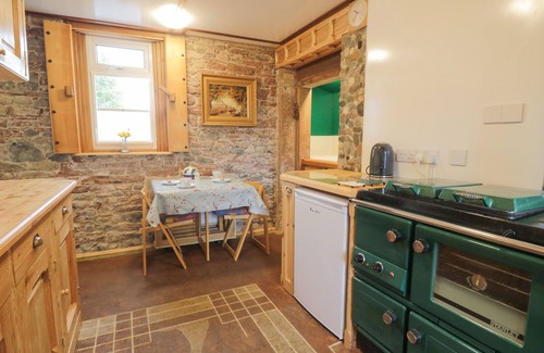 Welton House | SMITHY COTTAGE, family friendly, character holiday cottage in Dalston