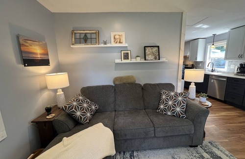 Maryland House | Smitty's Lake House - Contemporary cottage, great kitchen