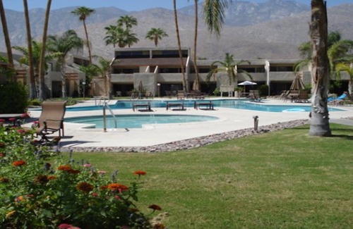 Twin Palms Condo | Smoketree Racquet Club 1-Bedroom
