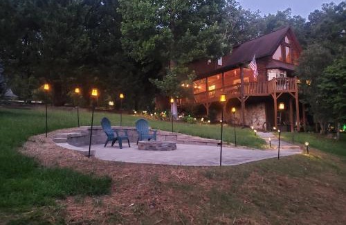 Murphy House | Smoky Mountain Cabin - HOT TUB - Fire Pit