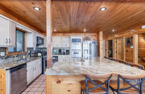 Chalet Village Ski Chalet | Smoky Mtn High - 8bd 7bth in Chalet Village w/Mountain Views!