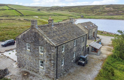 Lofthouse Cottage | SNAVE BARN, pet friendly, luxury holiday cottage in Appletreewick