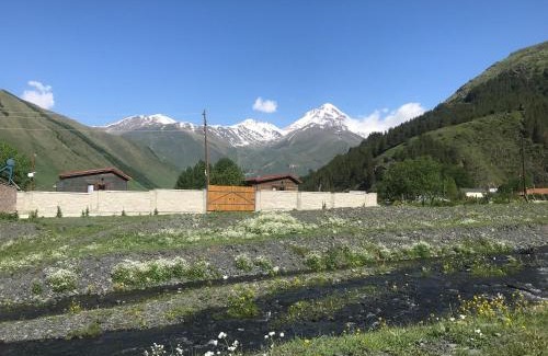 Kazbegi House | Sno Cottages Twins