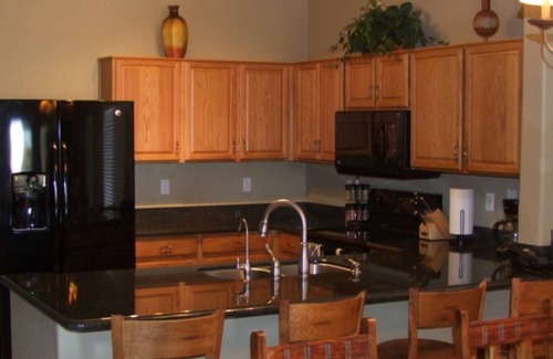 San Tan Valley House | Snowbird friendly. Single level charming 4-bedrooms with hot tub.