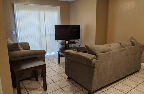 Englewood East Apartment | Snowbirds escape/vacation gateway #a