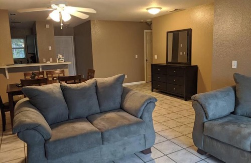 Englewood East Apartment | Snowbirds escape/vacation gateway #a