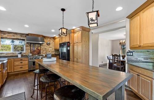 Fort Valley Cabin | Snowbowl Ranch Luxury Ski Lodge for 16