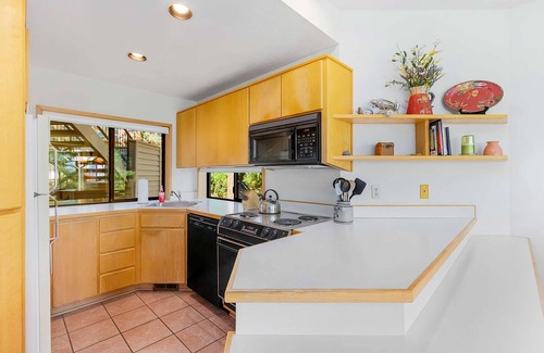 Century West Apartment | Snowcap Escape at Mount Bachelor w/Pool & Hot Tub