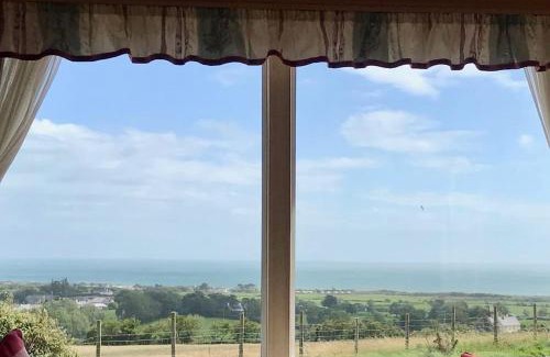 Rhyd-y-clafdy Ski Chalet | Snowdon Bay - North Wales - Stunning Llyn Peninsula Mountain & Ocean Views - Wilde Retreats