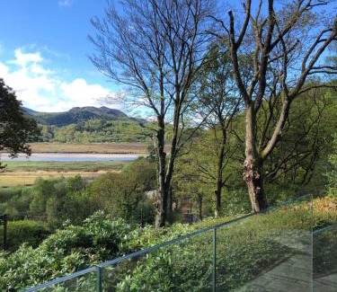 Taicynhaeaf House | Snowdonia Mawddach escape