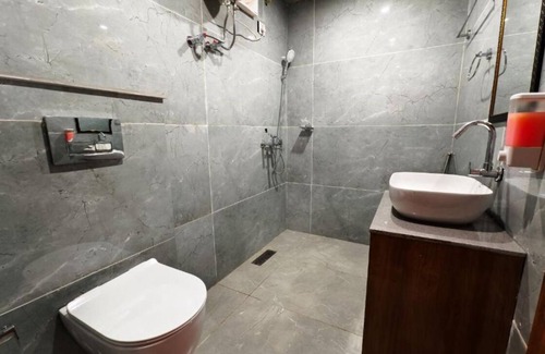Theog Cottage | Snowind Cottages - Double Room with Mountain Viewn