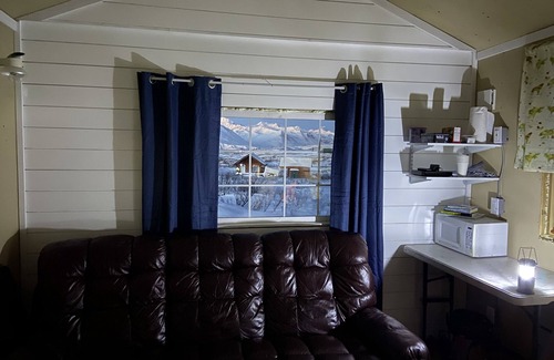 Paxson Apartment | Snowmachining Bunkhouse near Summit Lake (Paxson, AK)