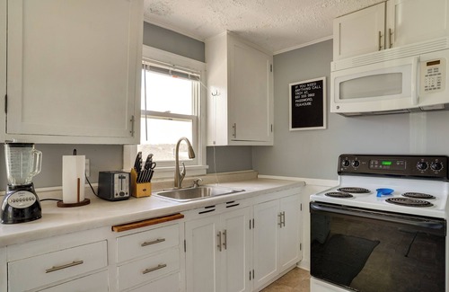 Mound Apartment | Snowmobile Trail On-Site: Lakefront Mound Apt!
