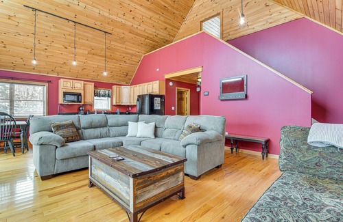 Morgan Cabin | Snowmobiling On-Site: Secluded Vermont Getaway