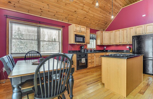 Morgan Cabin | Snowmobiling On-Site: Secluded Vermont Getaway