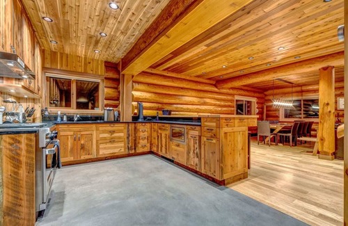 Nordic Estates Ski Chalet | Snowridge Chalet 5
