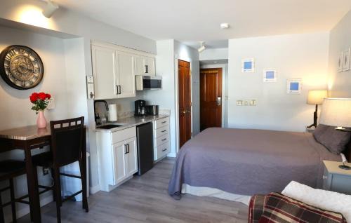 Snowshoe Apartment | Snowshoe Mountain Studio! Central Village!