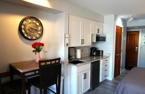 Snowshoe Apartment | Snowshoe Mountain Studio! Central Village!