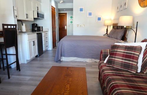 Snowshoe Apartment | Snowshoe Mountain Studio! Central Village!