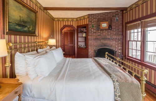 Provincetown Bed & Breakfast | Snug Cottage