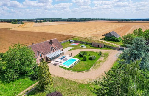 Happonvilliers Villa | So Villa Chalonie (28) - Heated pool - Foot - 2h Paris - 30p.