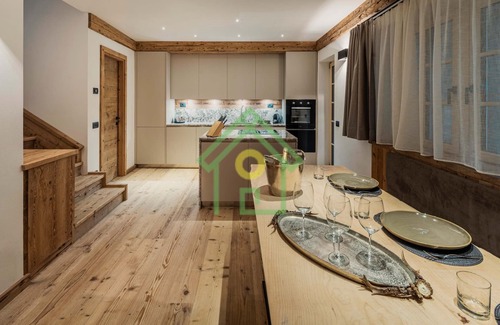 Cortina d'Ampezzo Apartment | "Socrepes" Dolomiti Skyline Direct Reservations.