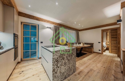 Cortina d'Ampezzo Apartment | "Socrepes" Dolomiti Skyline Direct Reservations.
