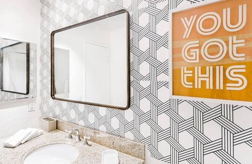Hawthorne House | SOFI | LAX | CRYPTO | FORUM 4bd Los Angeles Home