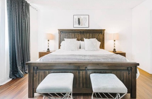 Hawthorne House | SOFI | LAX | CRYPTO | FORUM 4bd Los Angeles Home