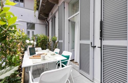 Como City Centre Apartment | SOFIA LAKE SUITE