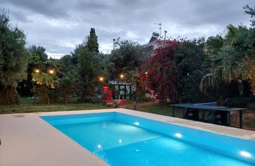 Drapanias Apartment | Sofiana's Garden Retreat with Private Pool