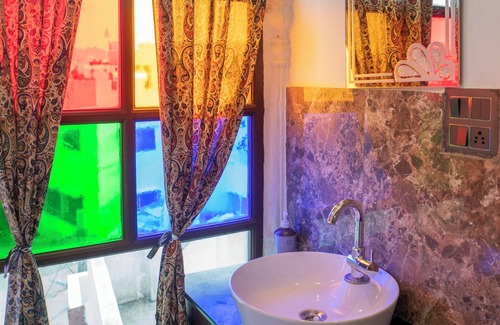 Lake Swaroop Sagar Hotel | Soham Haveli Udaipur
