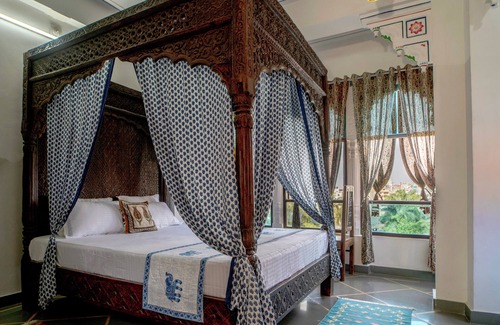 Lake Swaroop Sagar Hotel | Soham Haveli Udaipur