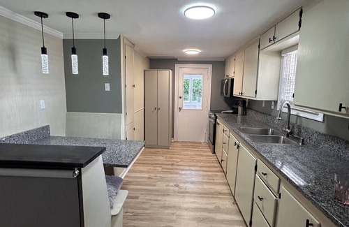 West Eugene Apartment | SOHO Eugene - Cozy 1-bedroom apartment with HVAC System, WiFi