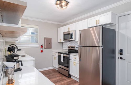 Cottage Line Apartment | Sojourn 2 BR Beach Side Bliss Tide Suite