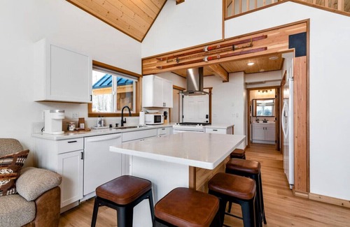 Willow Cabin | Sojourn Cabin~Recreational Haven
