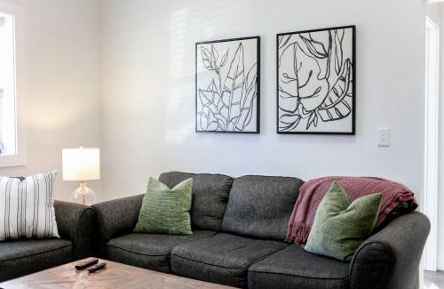 Chic's Beach Apartment | Sojourn Steps to the Beach Sleeps 4