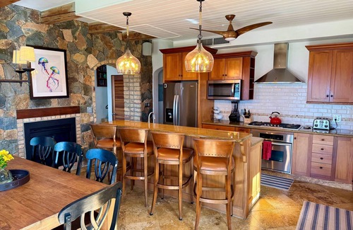Skytop Villa | Sol Inclination~ spectacular views, renovated outdoor area, updated throughout!