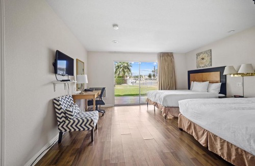 Cathedral City Hotel | Sol Springs Inn