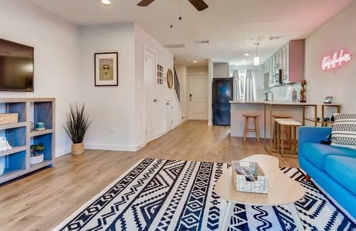Galindo Condo | SoLa Bungalow - PMI Austin Metro