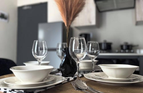 Greater Johannesburg Metropolitan Area Apartment | Solara 93onNew. Bohemian styled apartment close to Mall of Africa with a pool!