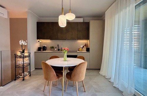 Colico Piano Apartment | Sole & Luna @ Lago Dorato, Luxury, Infinity Pool, Lake & Mountain Views.