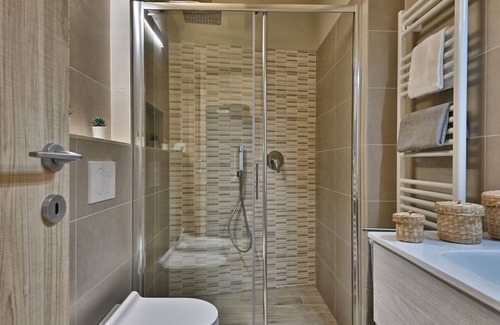 Aer Apartment | Sole - Theater Home, in the historic center
