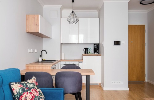 Muranow Apartment | Solidarności Skyline Apartment