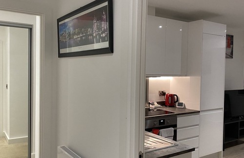 Barnt Green Apartment | Solihull Luxury One Bed Apartment (sleeps 2)