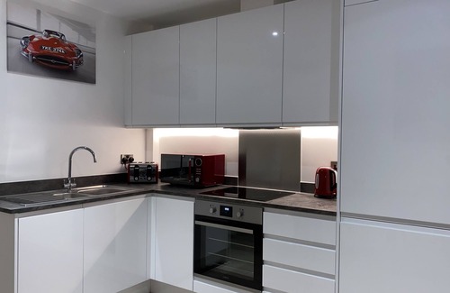 Barnt Green Apartment | Solihull Luxury One Bed Apartment (sleeps 2)