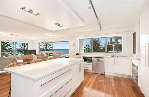 Burleigh Heads Apartment | Solnamara Beachfront Apartments
