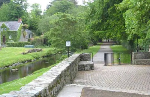 Rostrevor Cottage | Solo Traveller Guest Lodgings